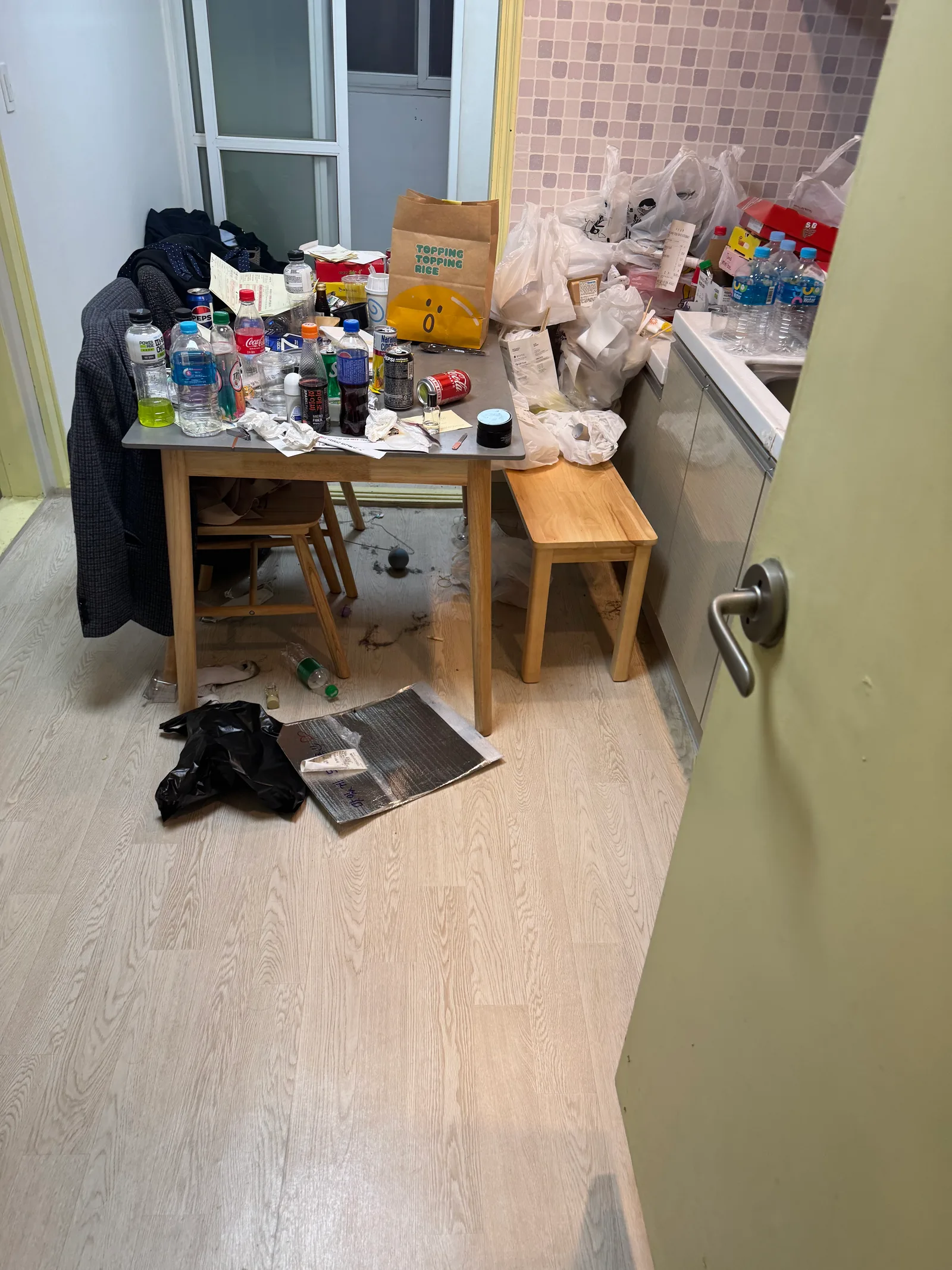 의정부시 장암동 쓰레기집 청소는 어떻게 하는 게 좋을까? 윤비서홈케어 특수청소 전문 현장 작업 사진 1